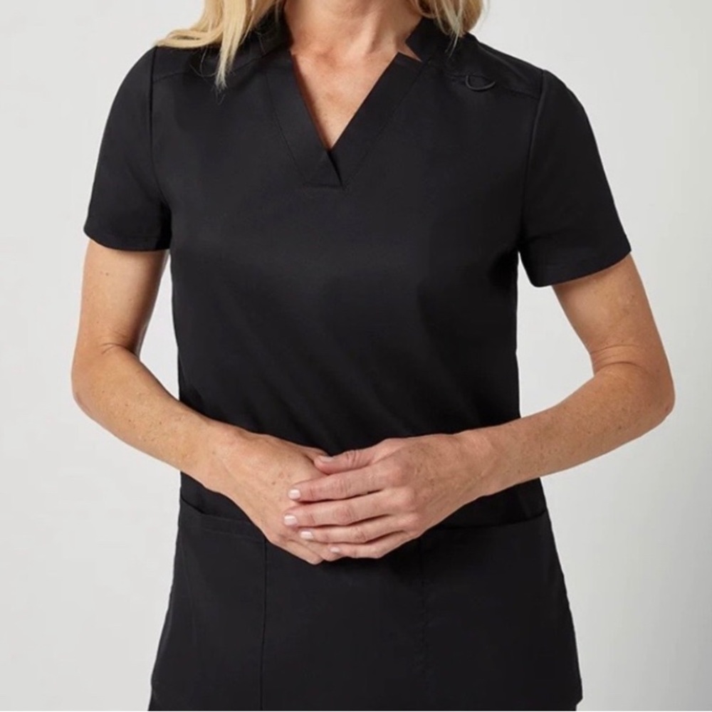 Jaanuu relaxed 2 pocket Notch scrub top Black
